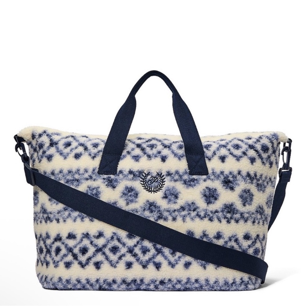 PINK vs winter tote